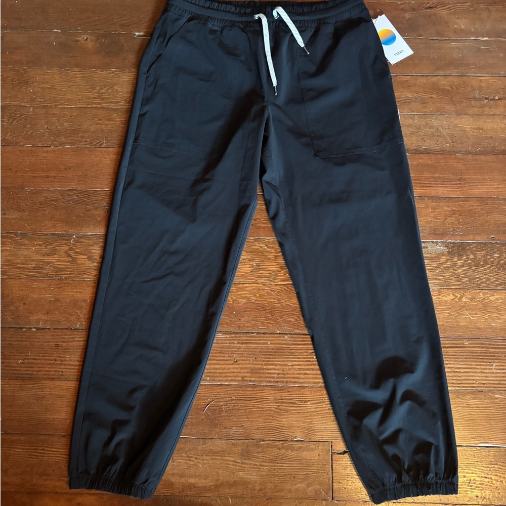 Vuori women’s joggers